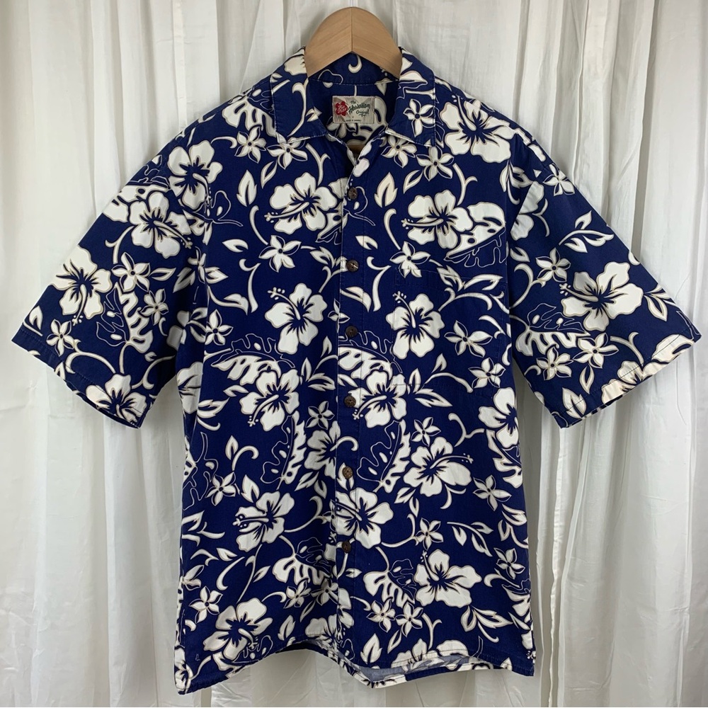 Hilo Hattie 100% Cotton Blue White Floral Hawaiian Camp Shirt Size M